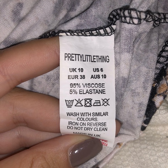 Snakeskin Pencil Skirt - Picture 4 of 4